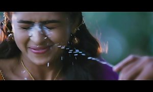 阴茎露肩女同性恋的头发长的