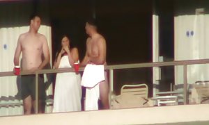 成熟的女子诱惑的年轻女孩他妈的阳台青少年的读书报告